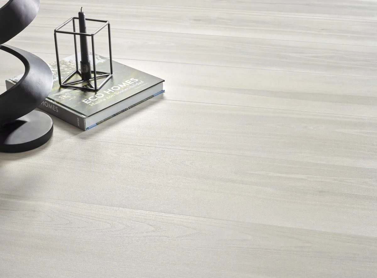 Colonial Blanco Porcelain Tile – room scene