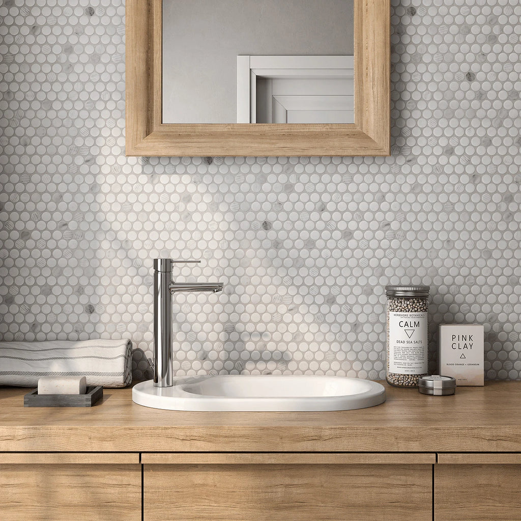 Rockart Carrara Penny Round Marble Mosaic Tile – room scene