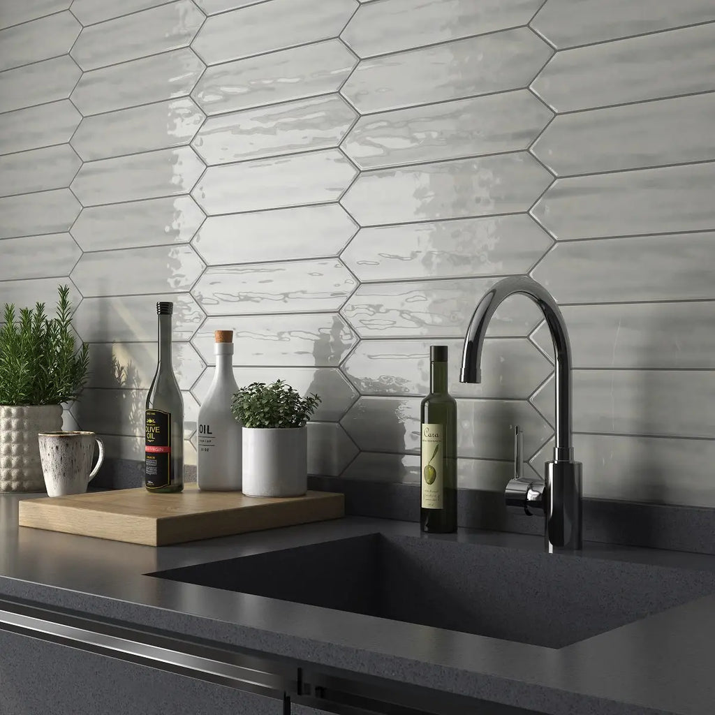 Flow Dark Gray Picket – room scene