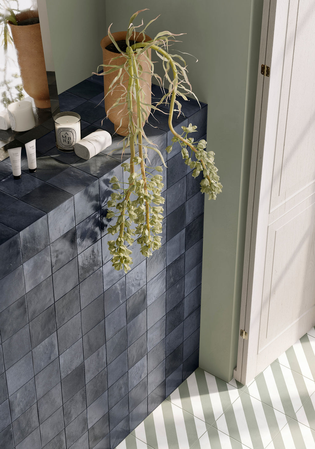 Melan Bianco Ceramic Tile – room scene