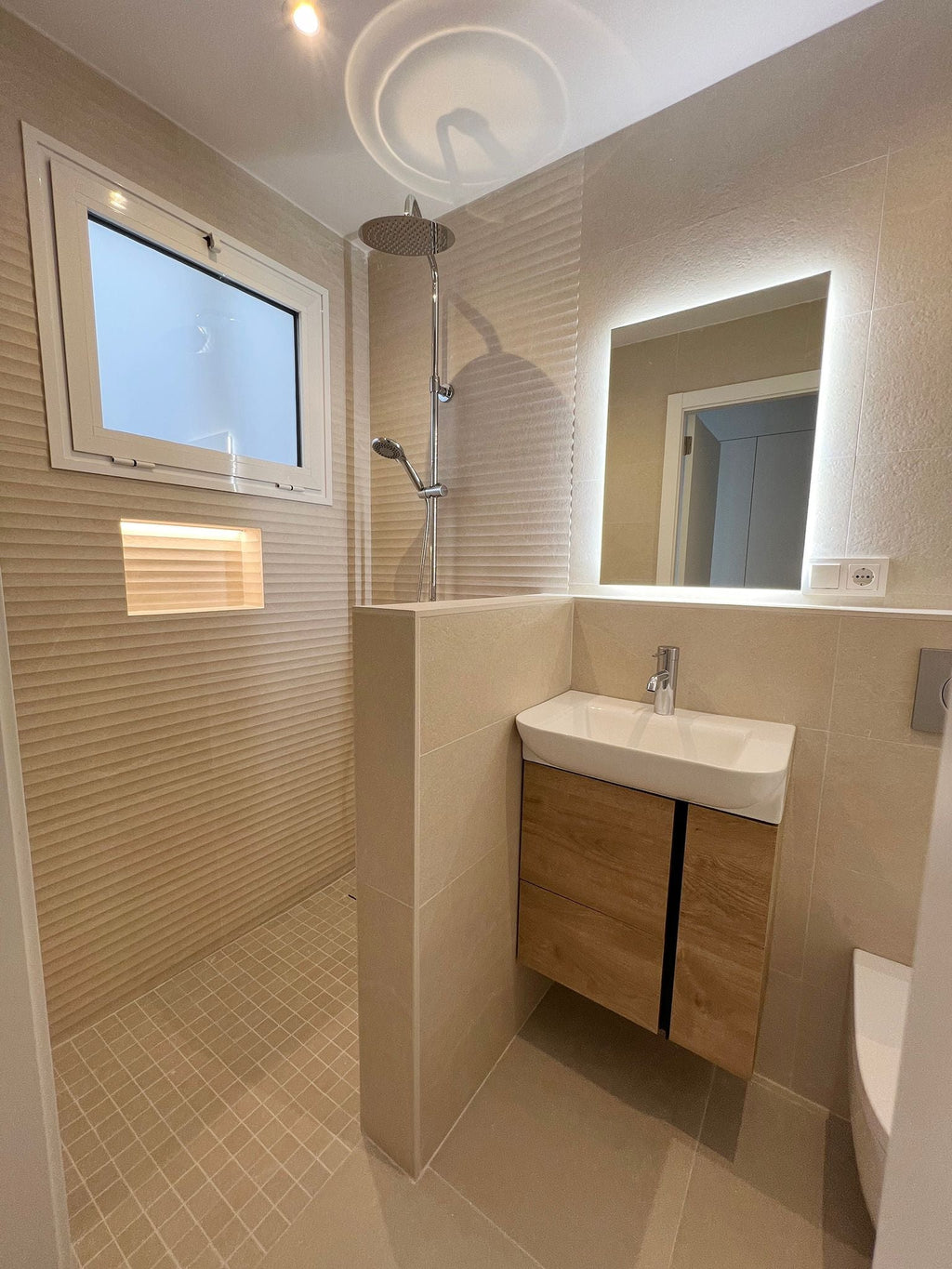Muse White Ceramic Tile – room scene