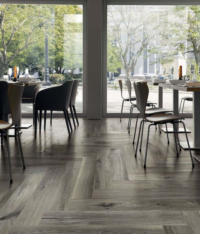 Planches Perle Porcelain Tile installed